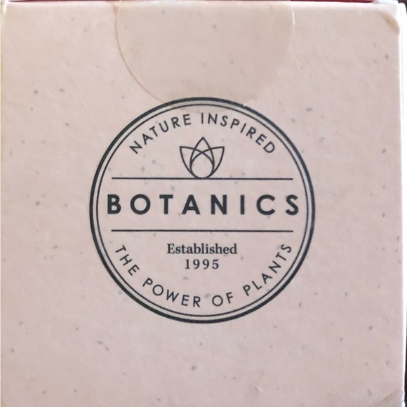 Botanics All Bright Hydrating Night Cream - Picture 2 of 7